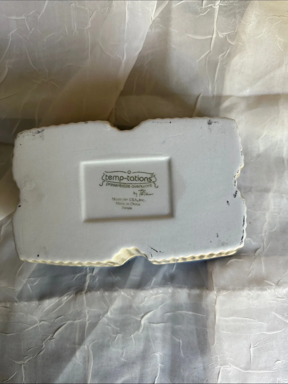 Vintage Temp-tations Presentable Ovenware with Trivet and Metal Stand